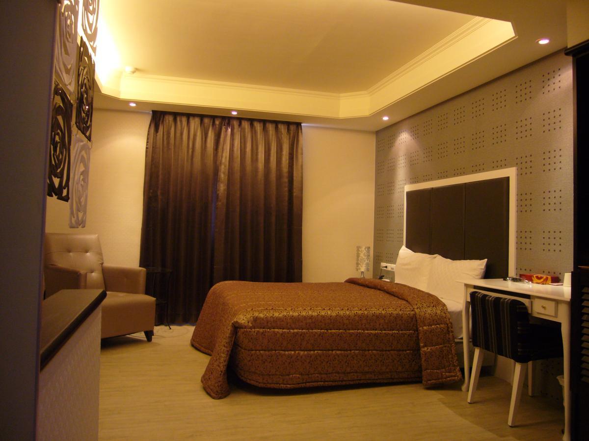Windmill Fashion Hotel Kaohsiung Exterior photo